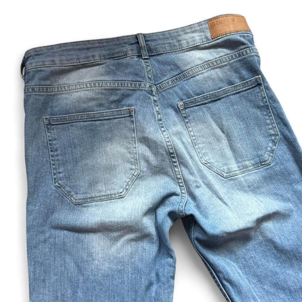 H&M Women’s Mid-Rise 70s Style Retro Casual Faded Wash Flared Denim Jeans — 29 - Picture 6 of 8